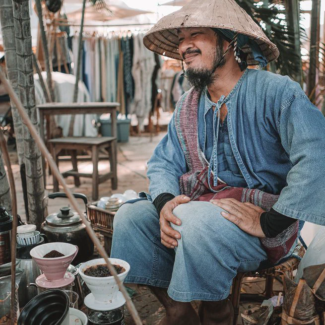 ☕️ Coffee Stories - Choo Jai, der achtsame Kaffeebauer und Röster auf dem Jing Jai Market in Chiang Mai, Thailand